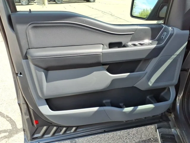 New 2026 Carbonized Gray Metallic Ford XLT image 36