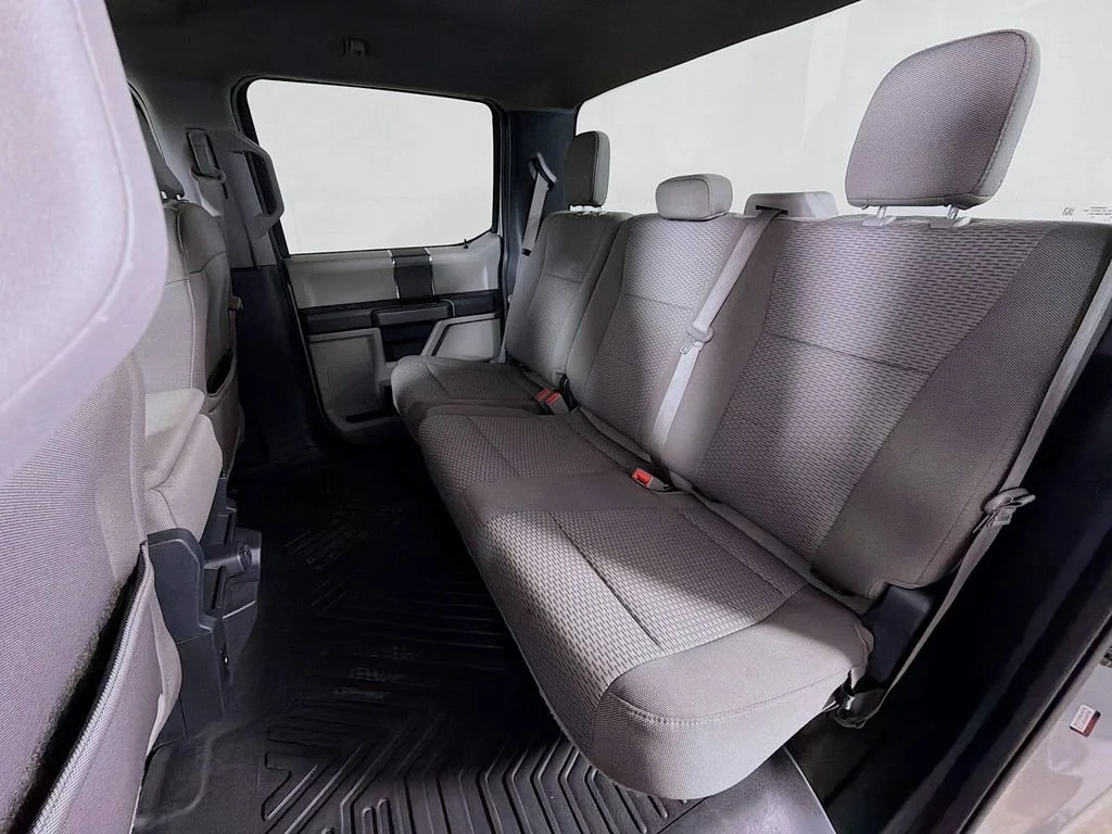 Used 2020  Ford XL image 18