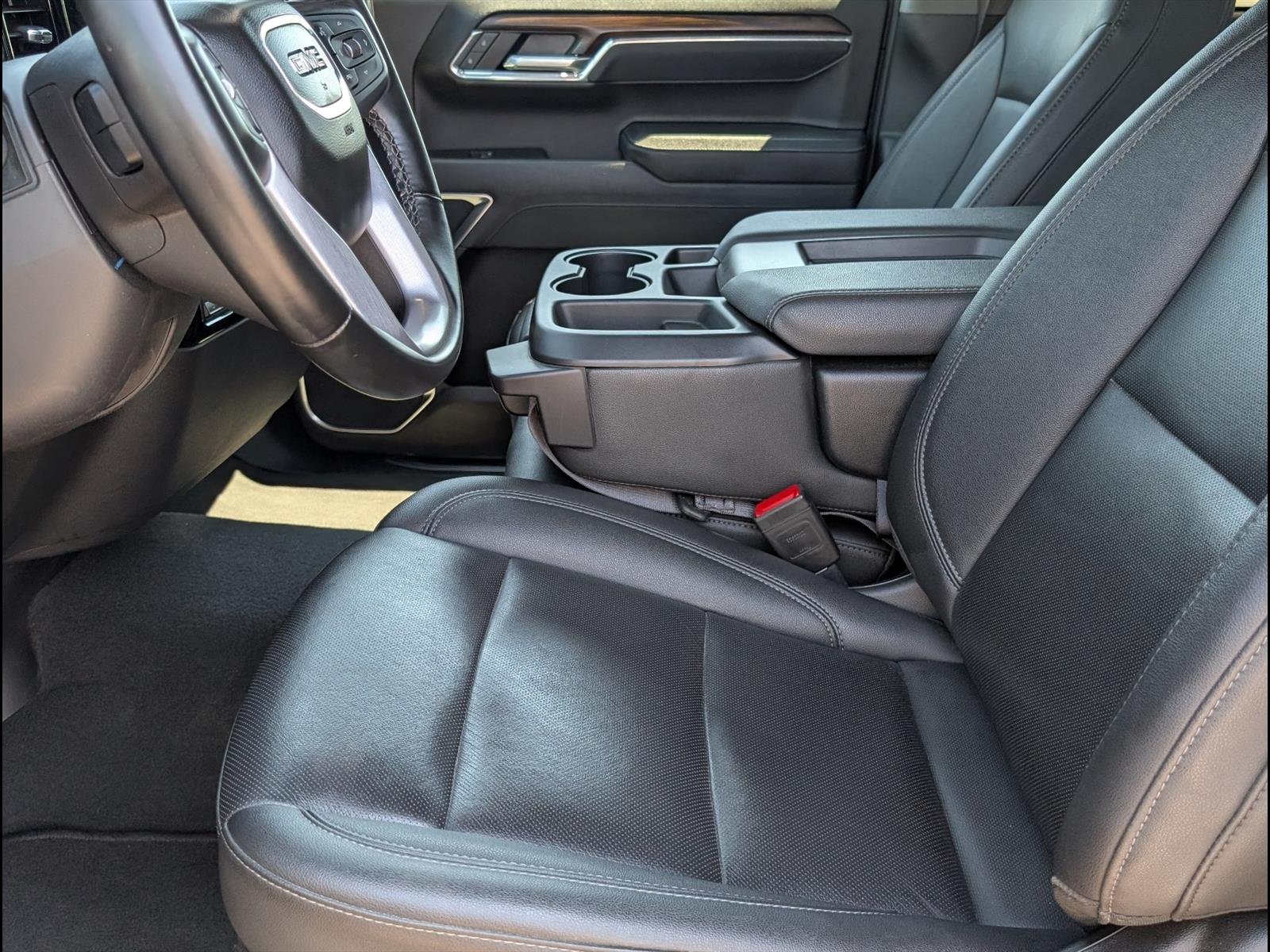 2025 GMC Sierra 1500 SLT - Photo 10