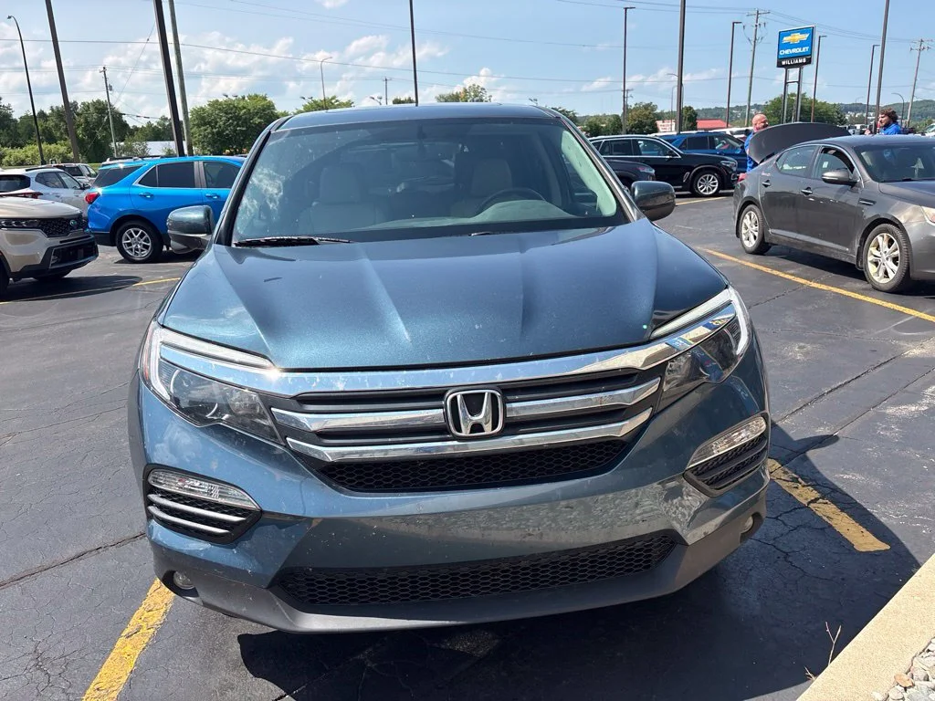 Used 2017  Honda EX-L image 4