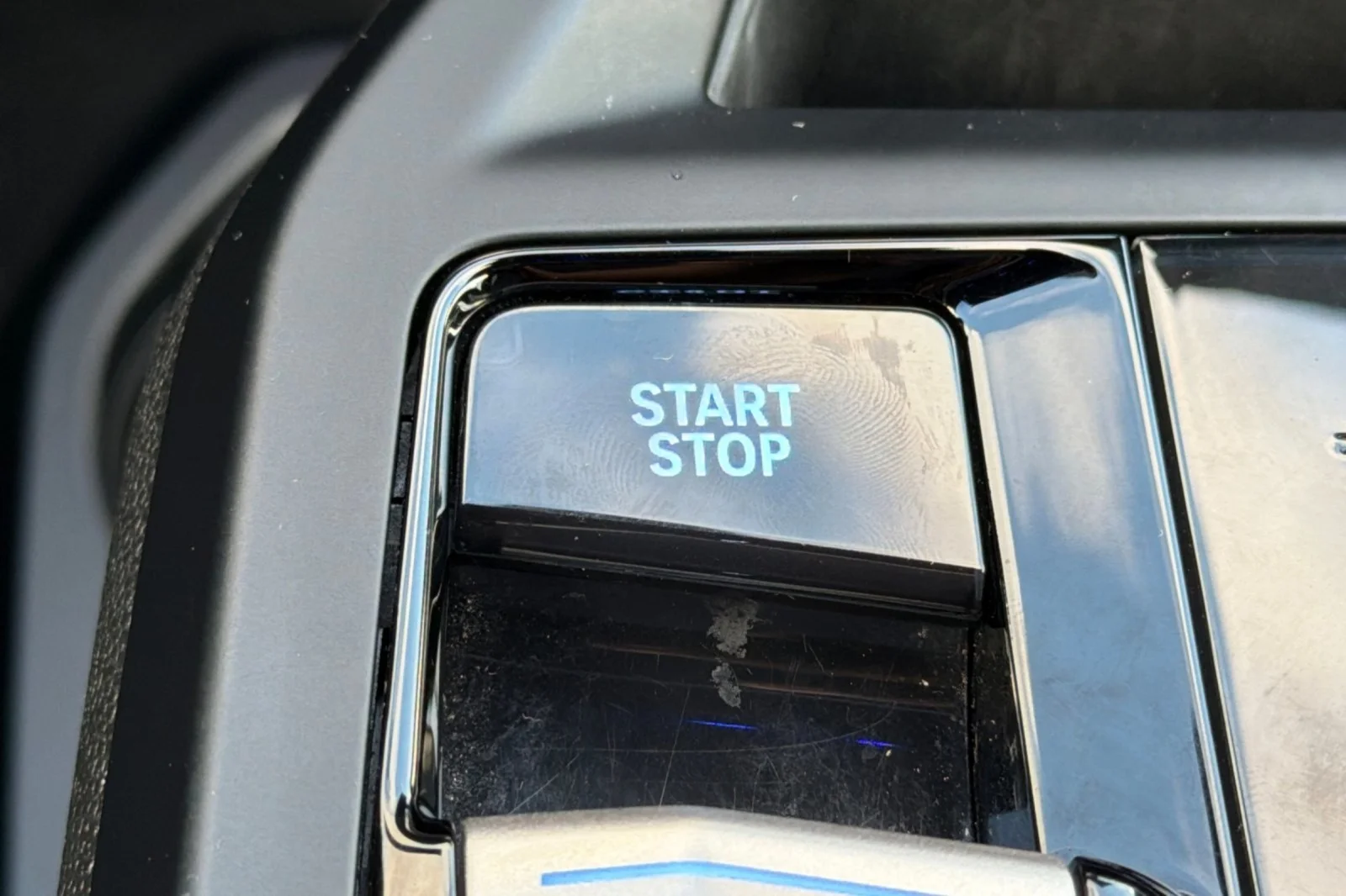 Used 2024 Storm Bay Metallic BMW xDrive50 image 22