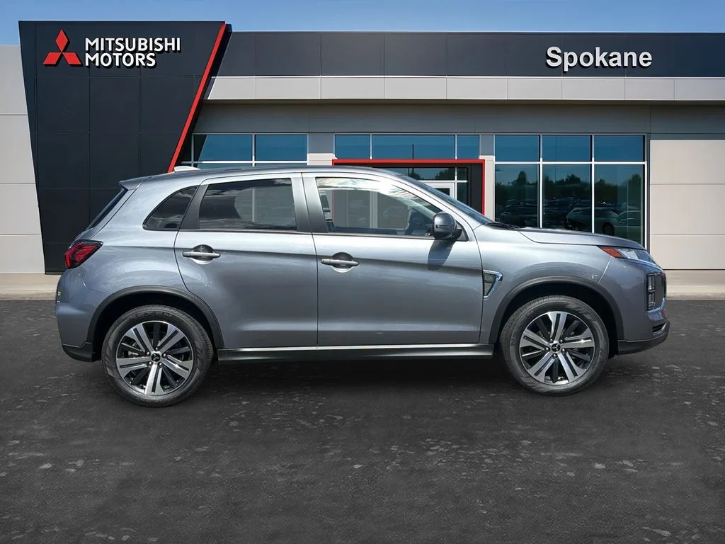 New 2026 Mercury Gray Metallic Mitsubishi 2.0 SE image 8