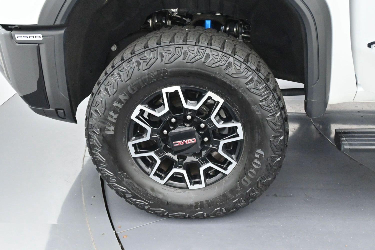Used 2024 Summit White GMC AT4X image 39