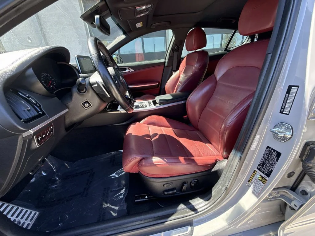 Used 2018 White Kia GT2 image 15