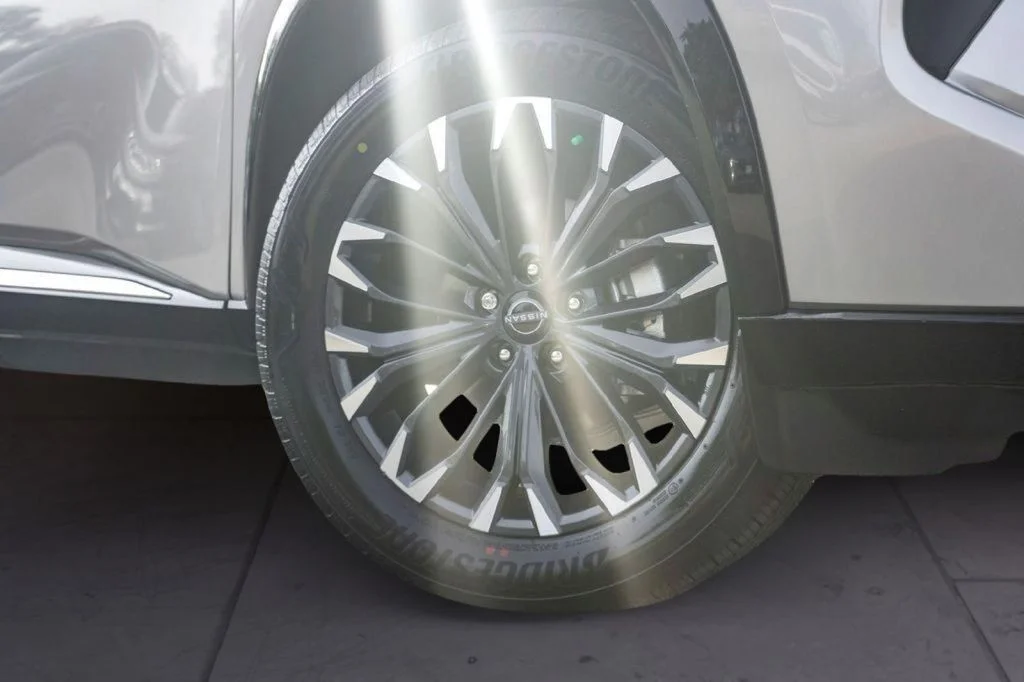 New 2026 Gold Nissan Platinum image 2