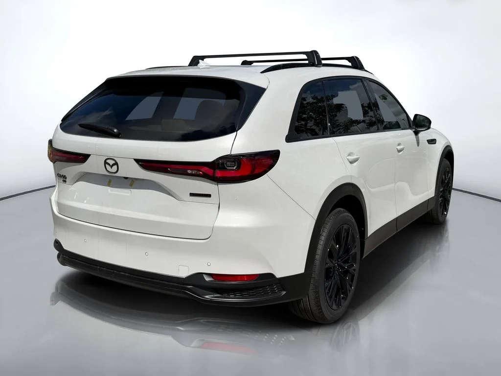 New 2026 White Mazda 3.3 Turbo Premium image 4