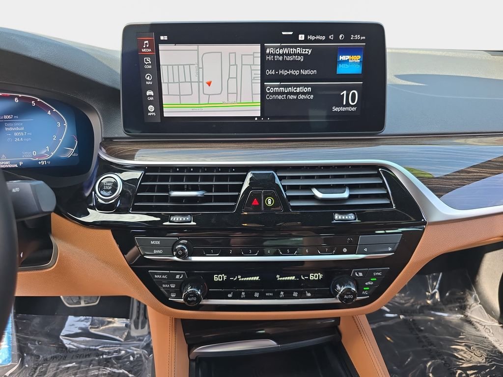 Used 2023 Red BMW 540i image 23