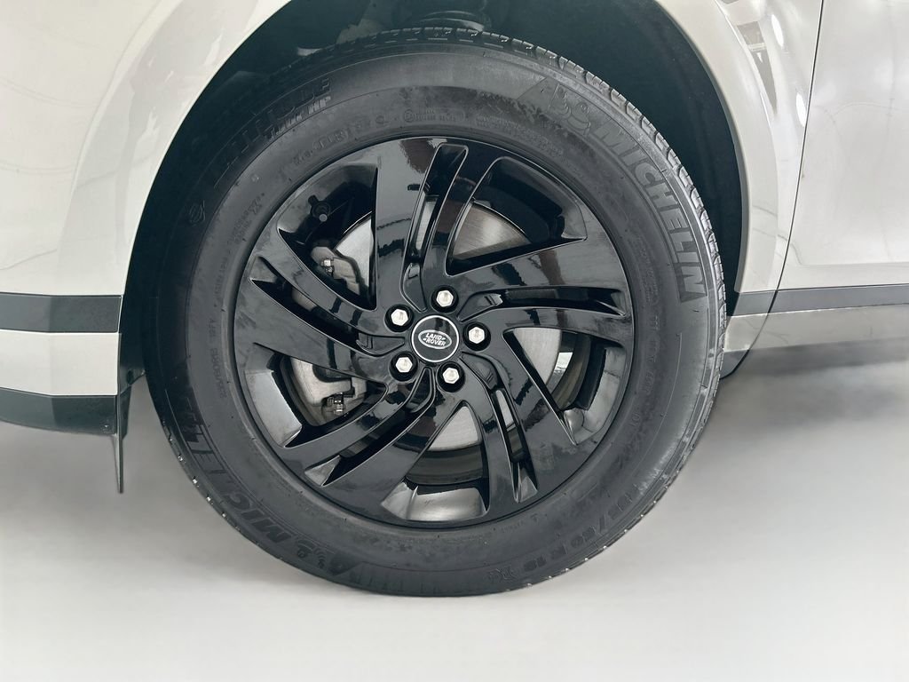 Certified Used 2026 Seoul Pearl Silver Metallic Land Rover S image 29