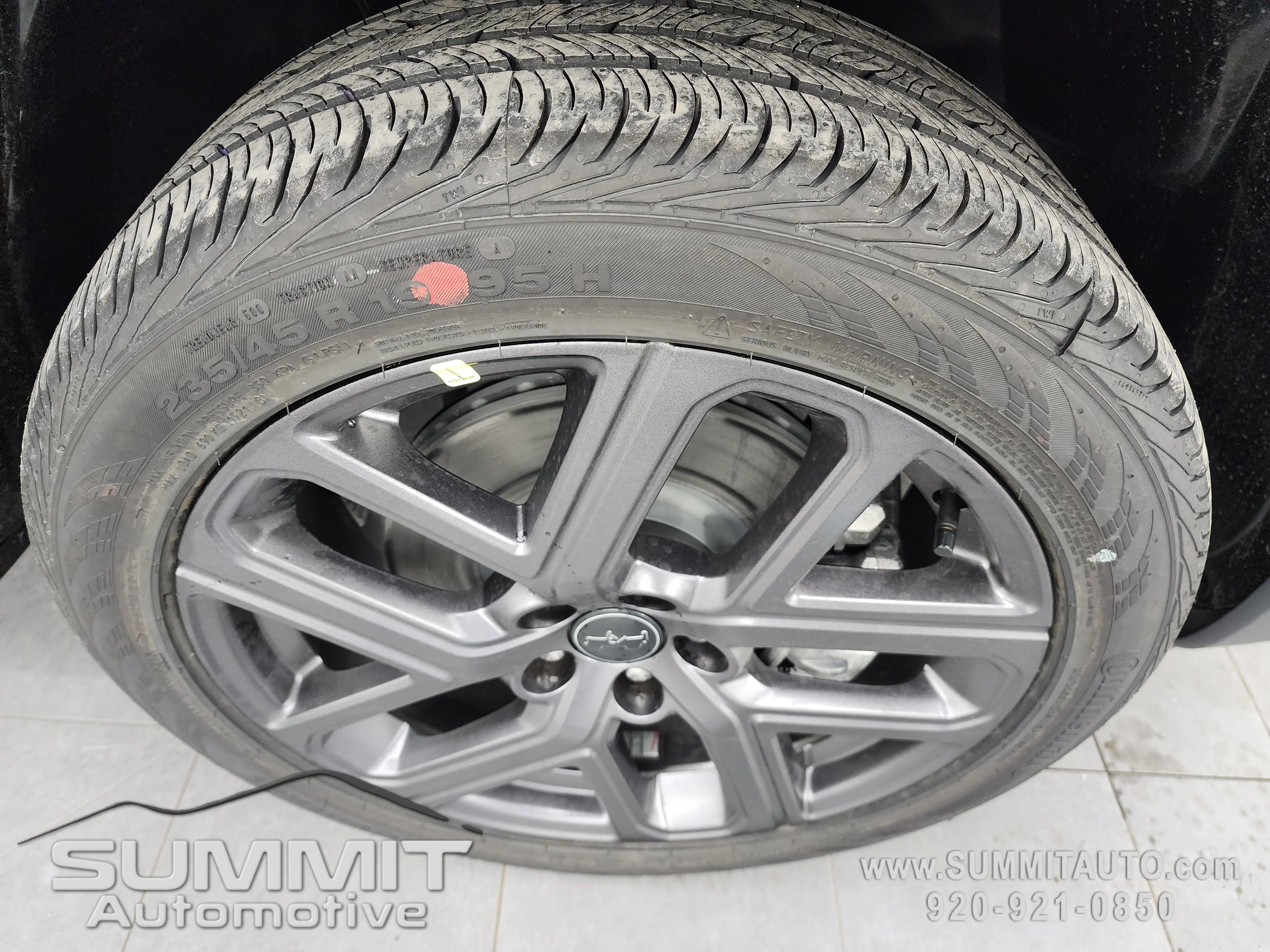 New 2026 Bright White Clear-Coat Exterior Paint Jeep Latitude image 3