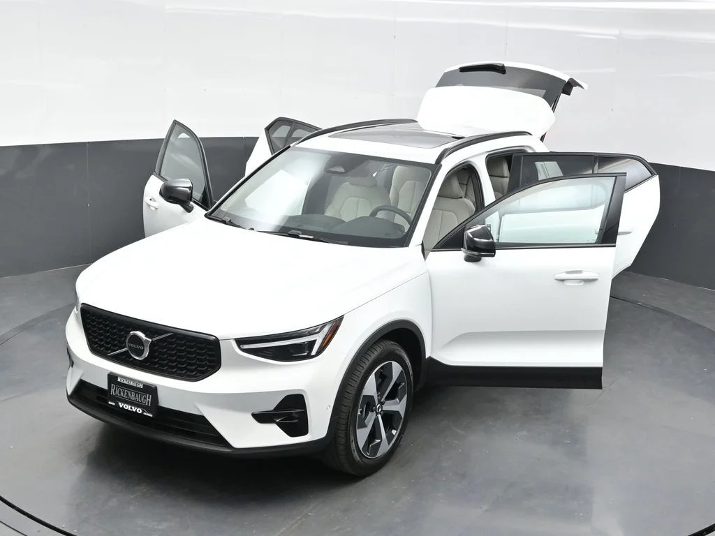 New 2026 Crystal White Volvo Plus image 39