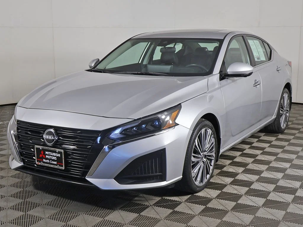 Used 2024 Silver Nissan 2.5 SL image 10