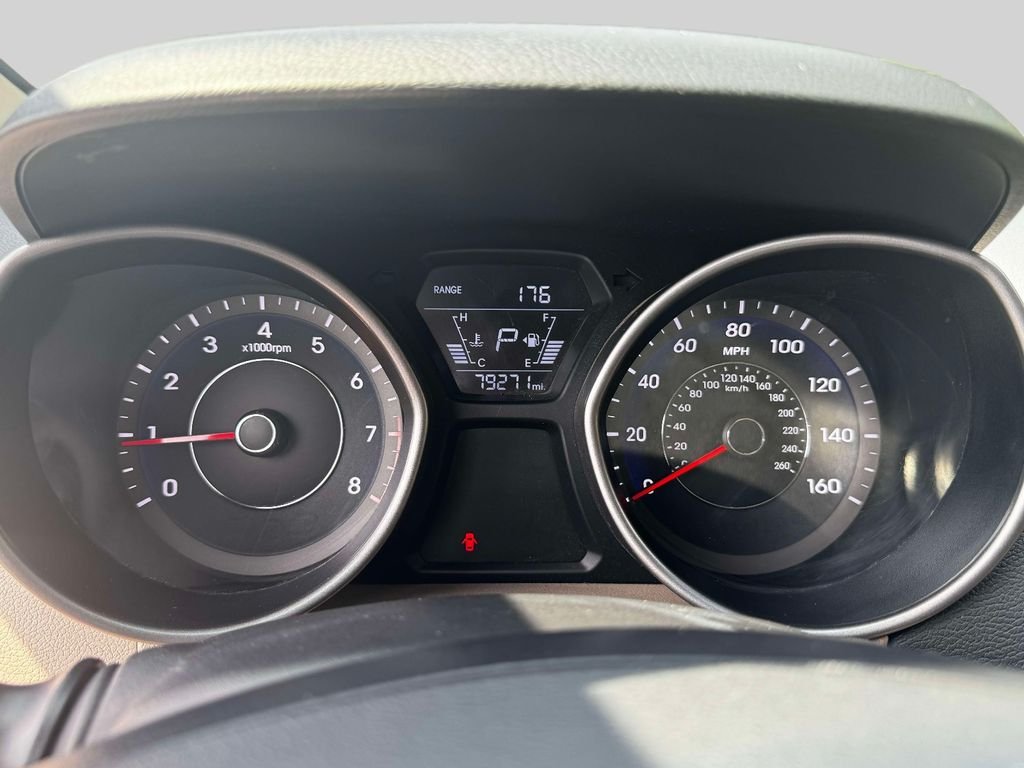 Used 2016 Red Hyundai Value Edition image 26
