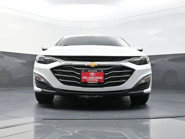 Used 2024 White Chevrolet LT image 33
