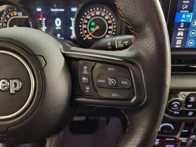Used 2024 Black Clearcoat Jeep Mojave X image 27