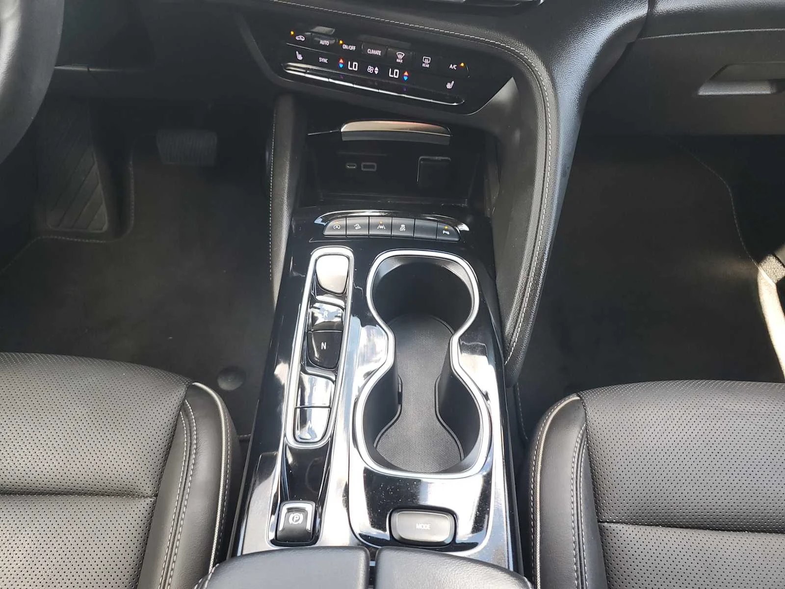 Used 2023 MOONSTONE GRAY METALLIC Buick Essence image 18