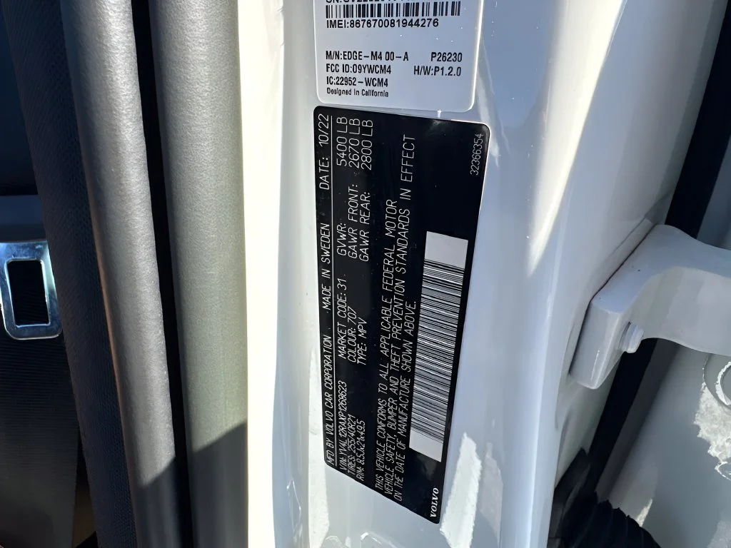 Used 2023 White Volvo B5 Ultimate Bright Theme image 28