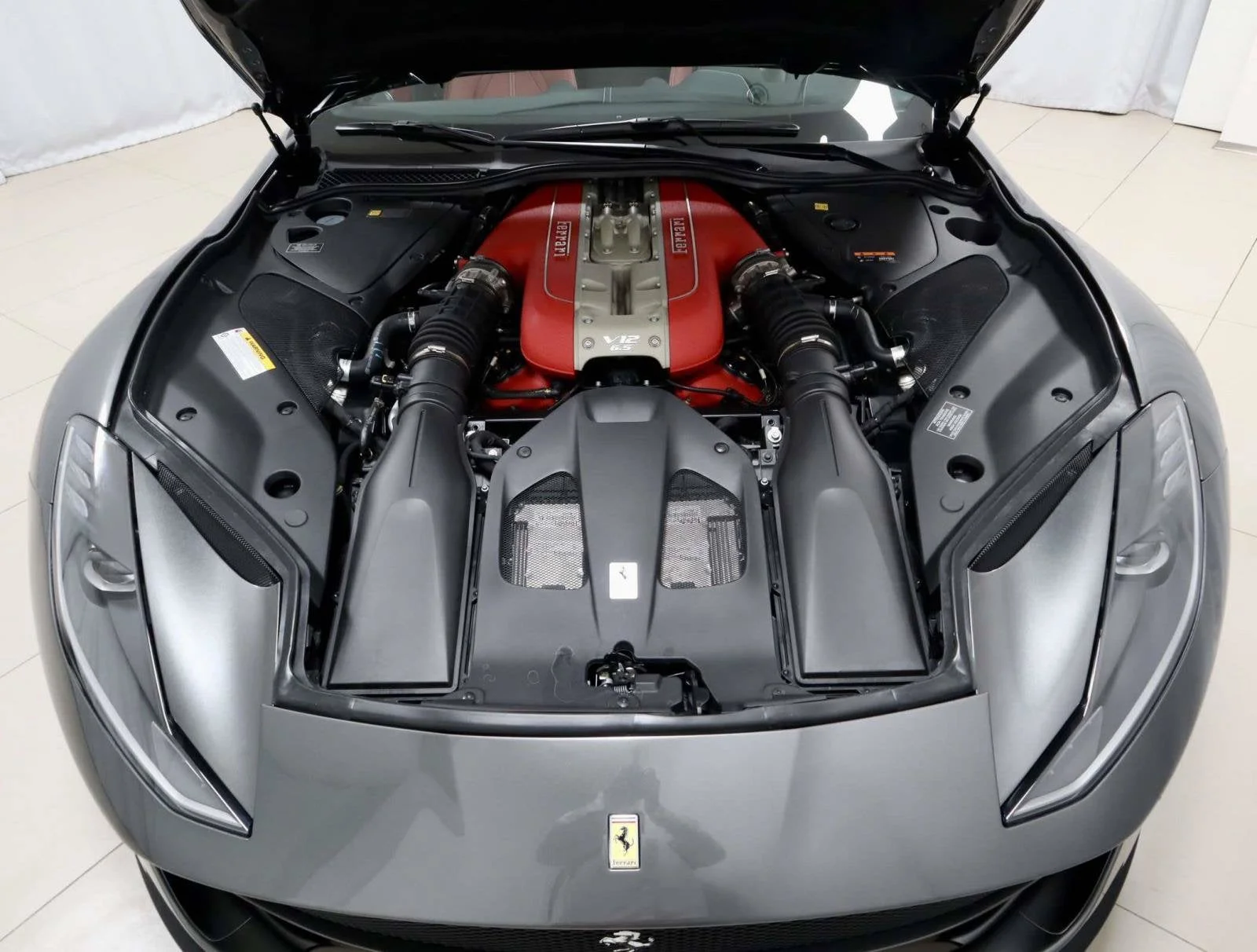 Certified Used 2018 Nero Ferrari  image 51