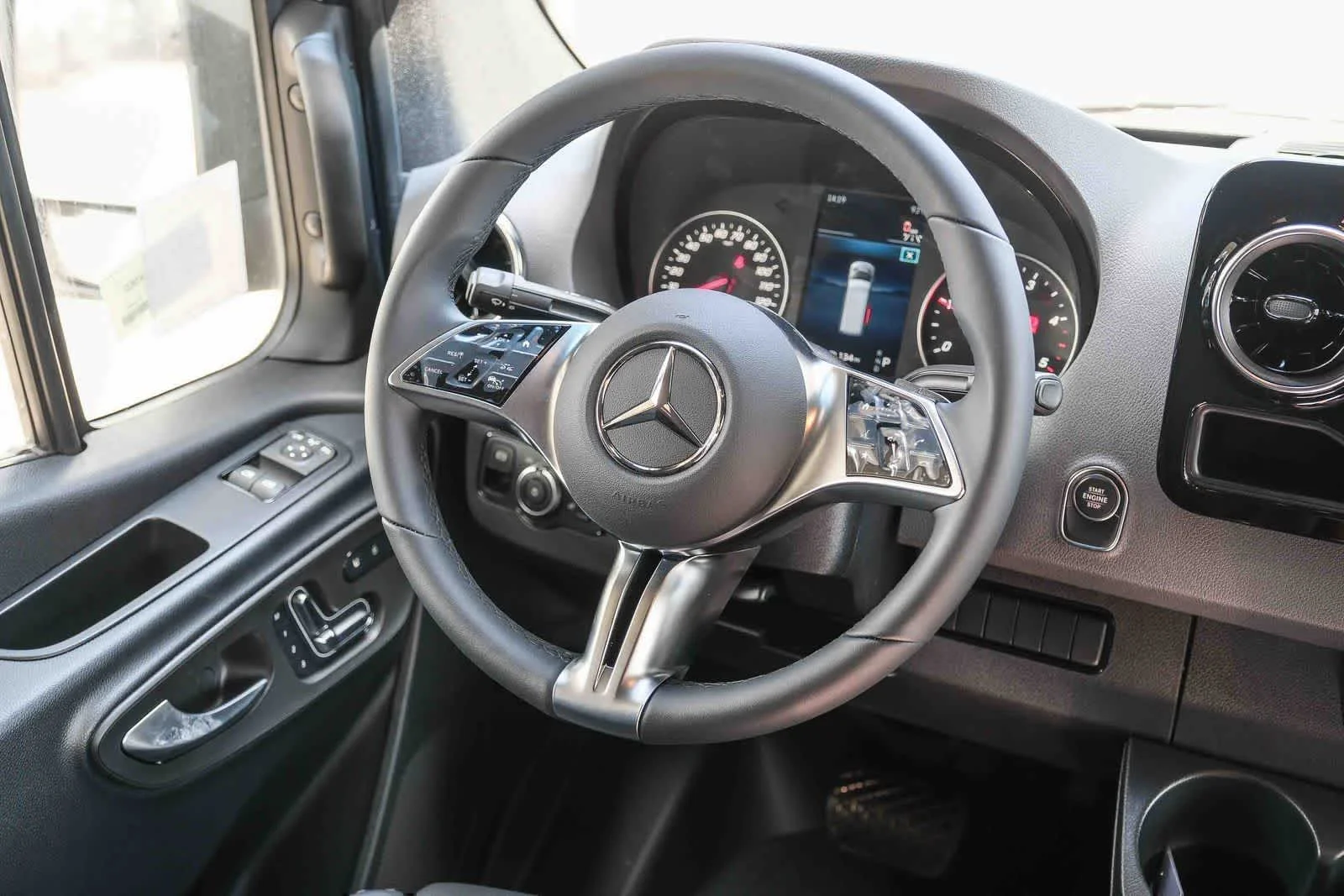New 2026 Jet Black Mercedes-Benz Passenger 144WB High Roof AWD 2.0L I4 Diesel Turbo image 17