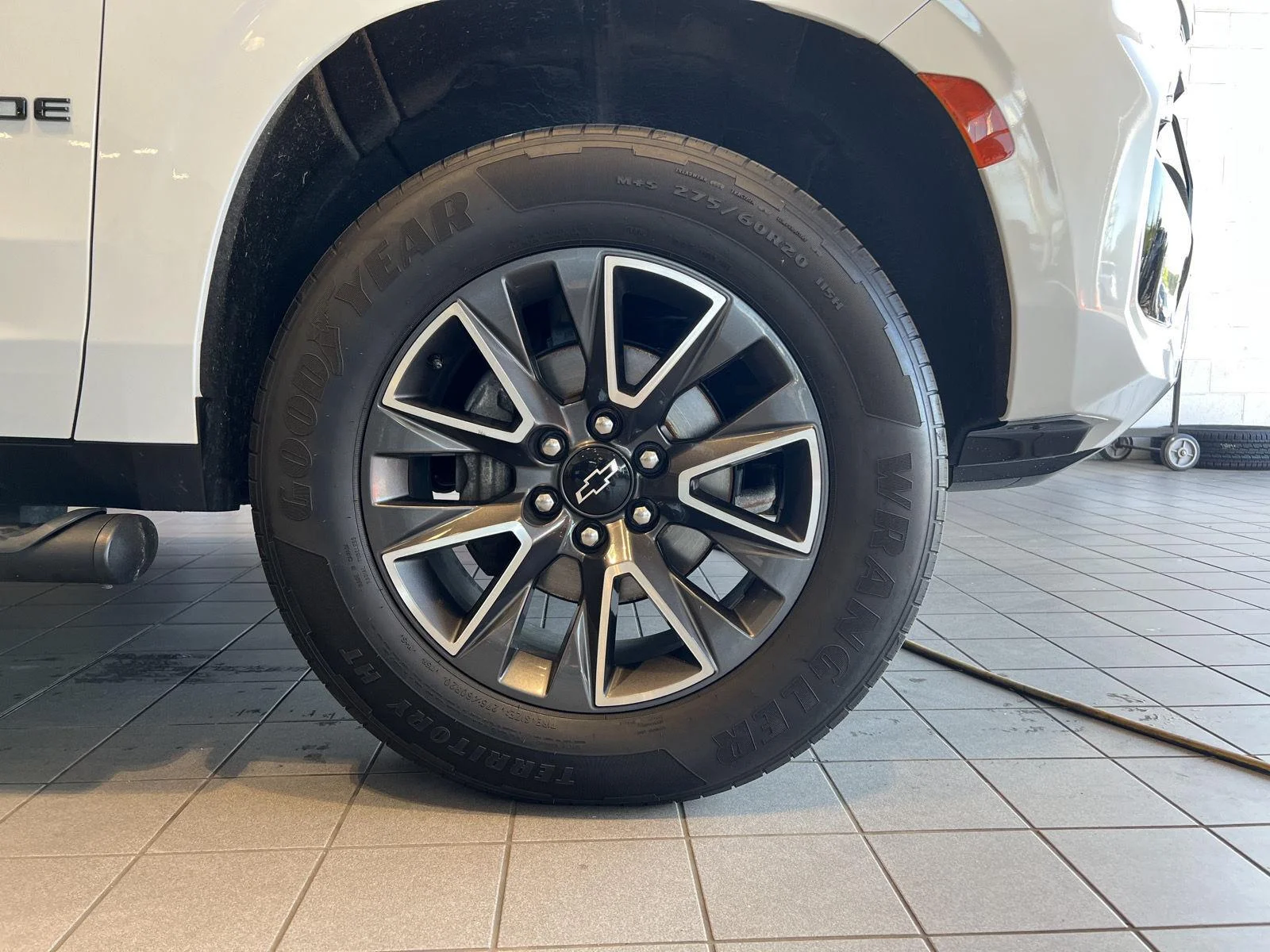 Used 2022 Summit White Chevrolet Z71 image 14