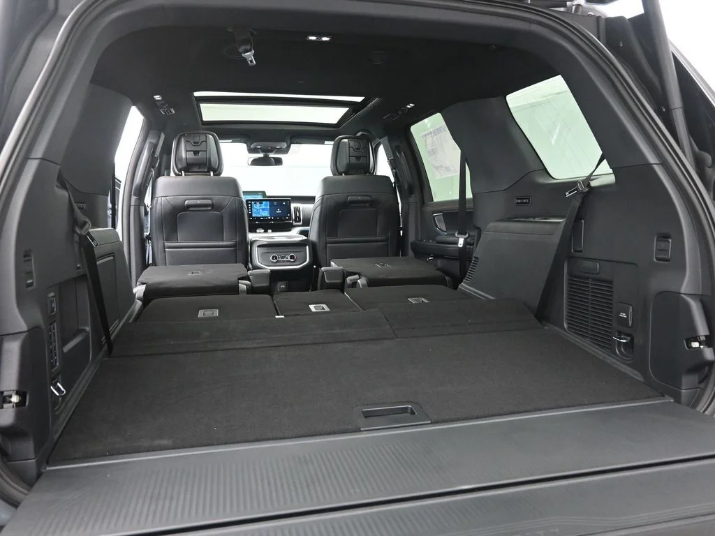 New 2026 Glacier Gray Metallic Tri-Coat Ford Tremor image 25