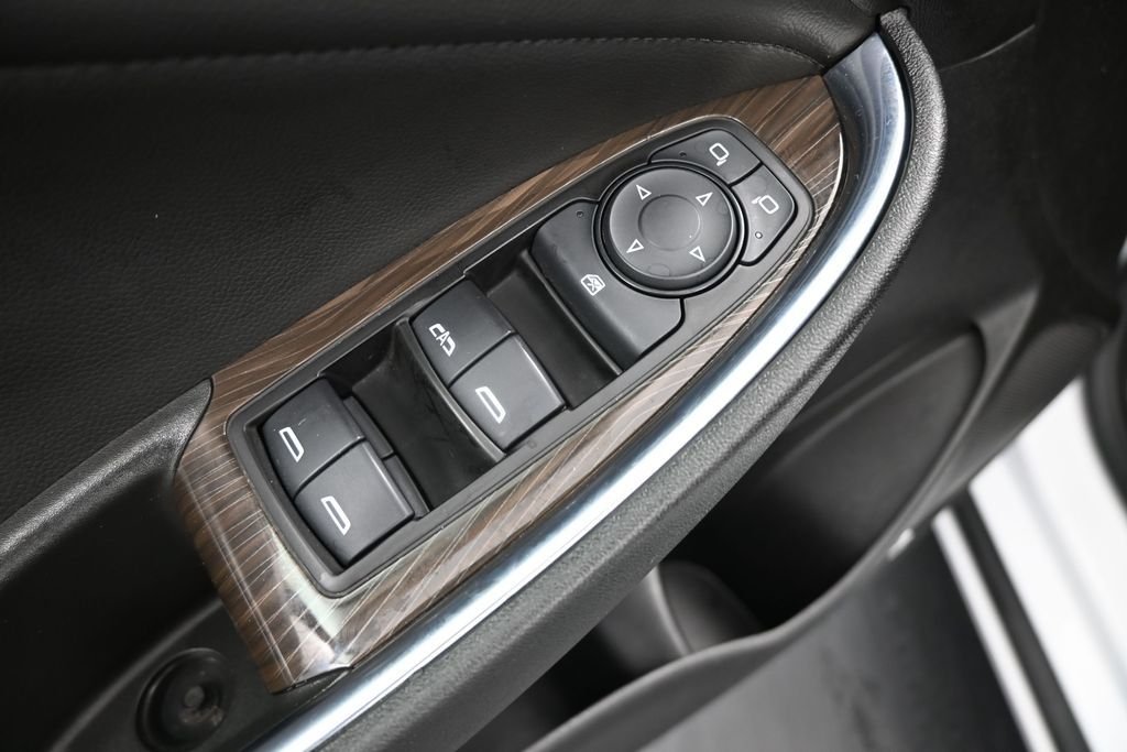 Used 2024 White Chevrolet LT image 13