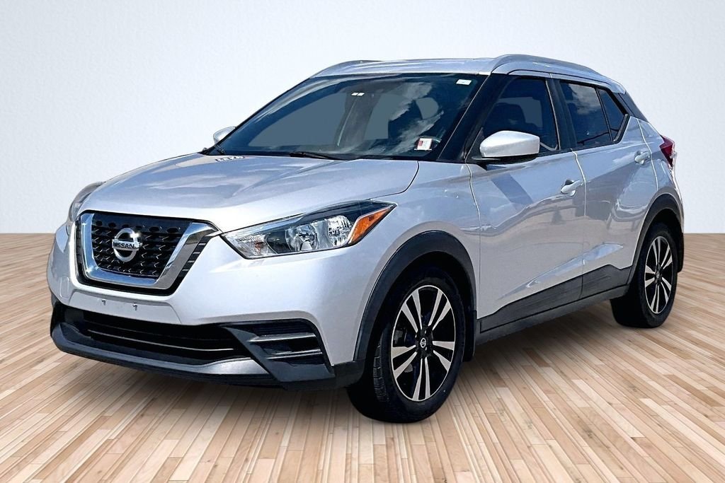 Used 2018 Silver Nissan SV image 1