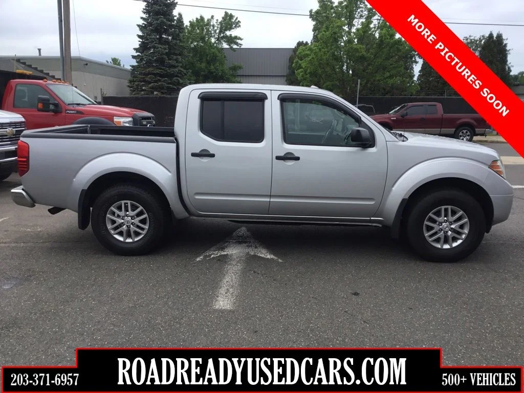 2015 Nissan Frontier 4.0 SV Crew Cab 4X4 AT SWB's photo