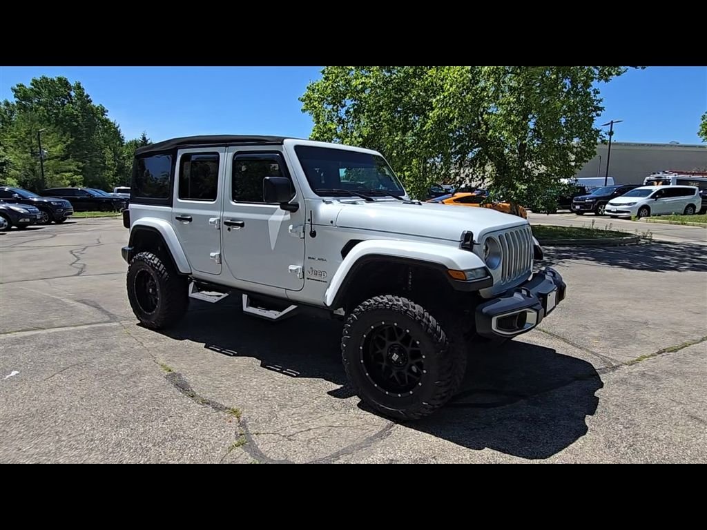 Used 2023 White Jeep Sahara image 9