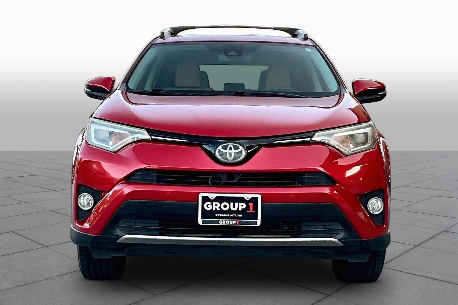 Used 2016 Barcelona Red Metallic Toyota Limited image 4