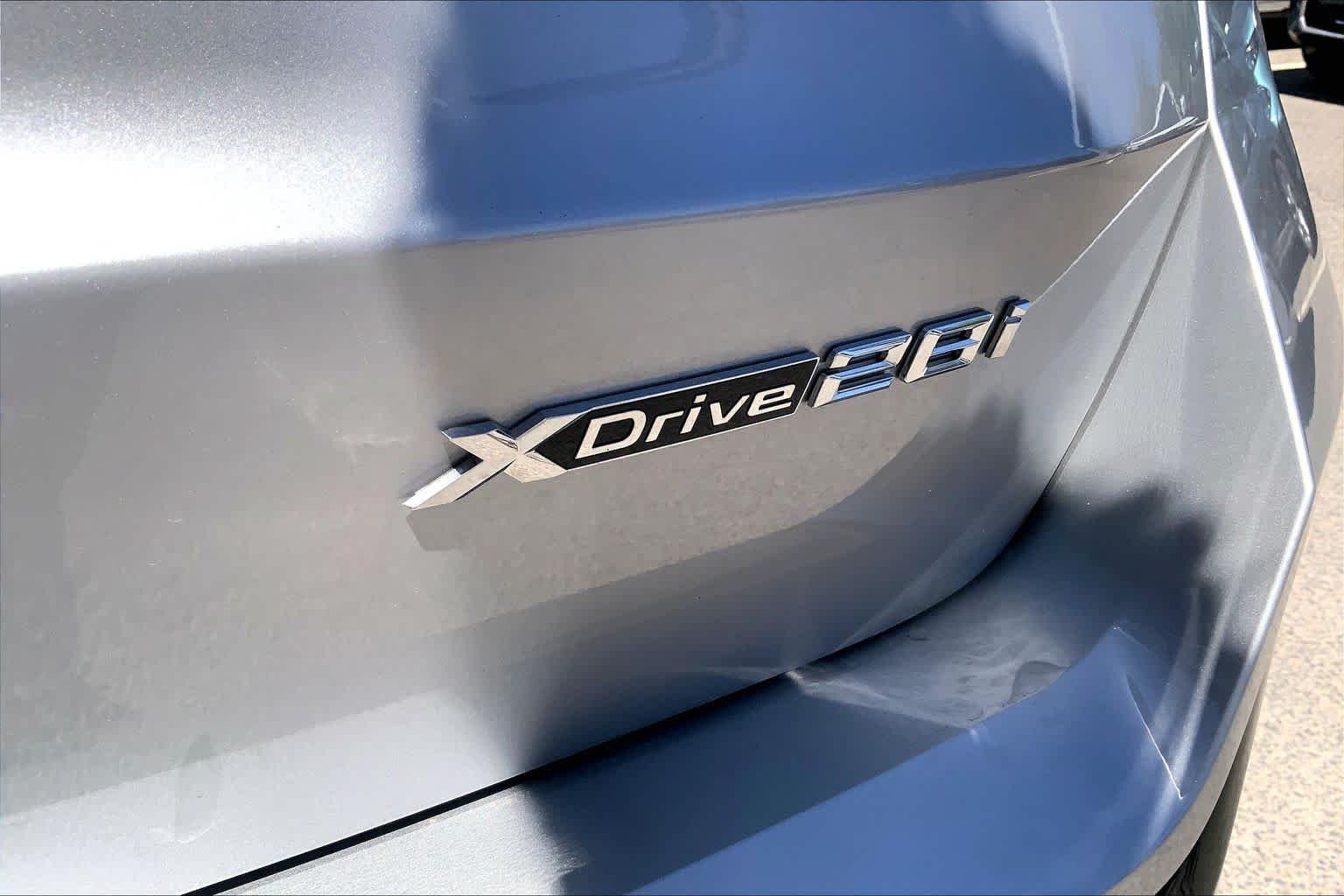 New 2026 Space Silver Metallic BMW xDrive28i image 15