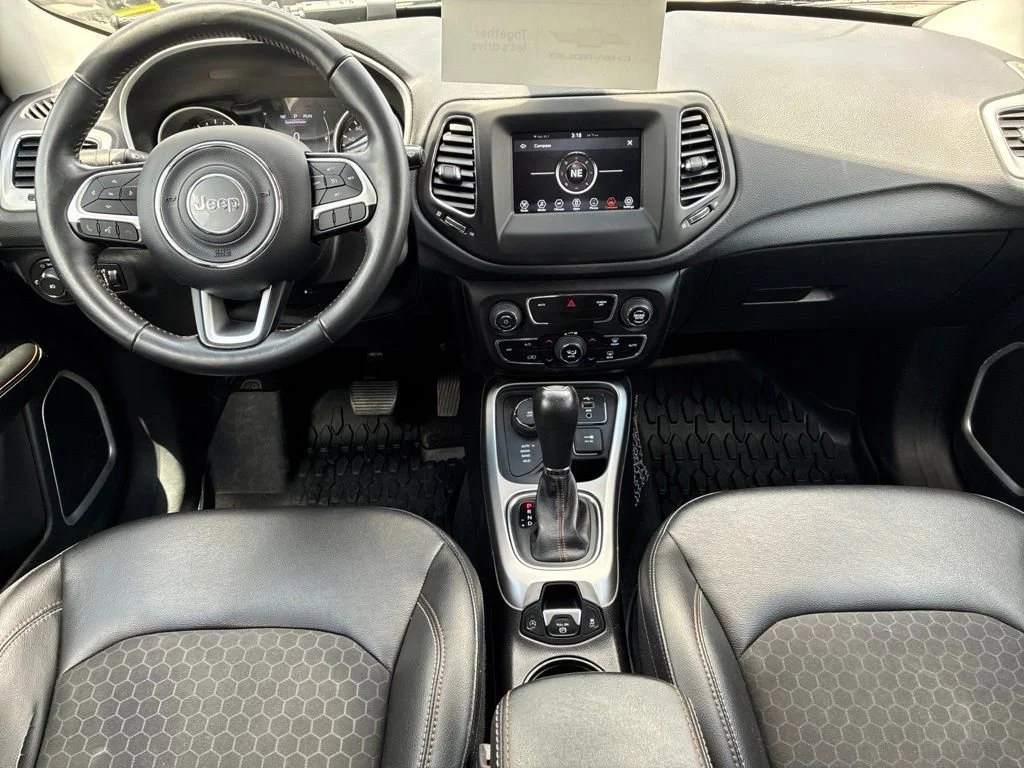 Used 2019 White Clearcoat Jeep Latitude image 11