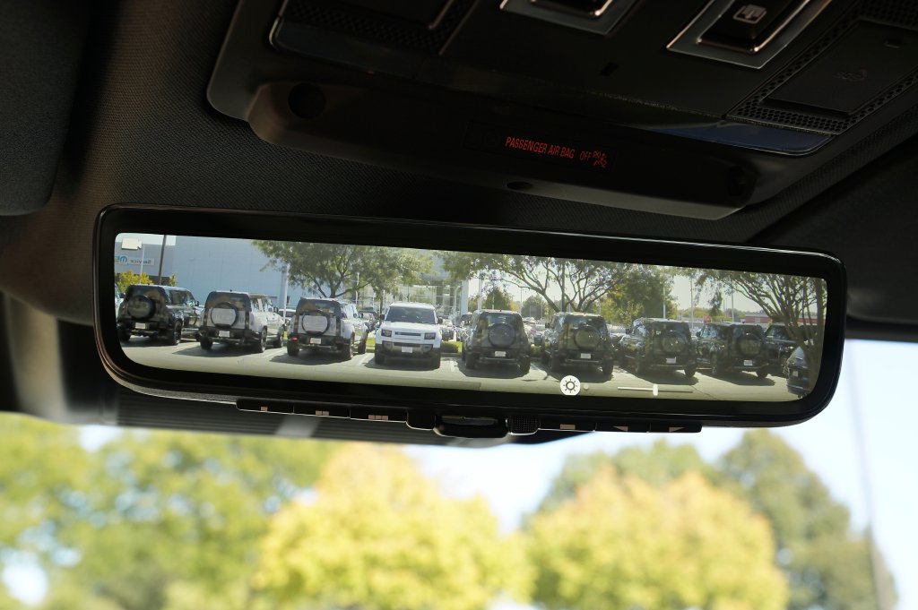 New 2026 Fuji White Land Rover X-Dynamic SE image 29