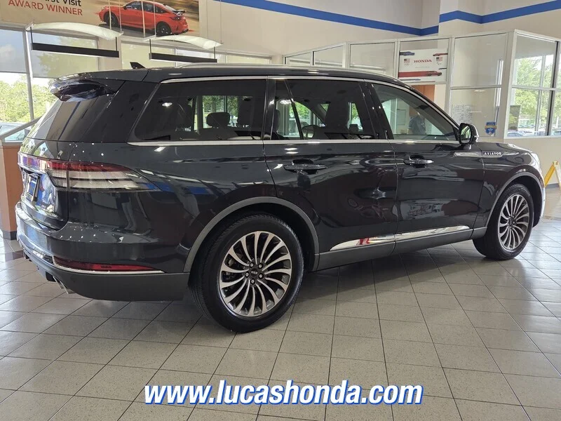 Used 2022 Gray LINCOLN Reserve RWD image 4