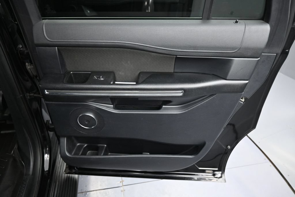 Used 2020 Black Ford XLT image 25