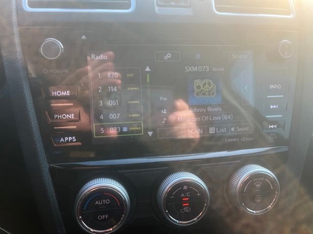 Used 2018 Black Subaru 2.5i Premium image 11
