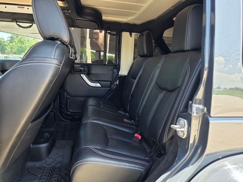 Used 2017 Gray Jeep Unlimited Rubicon image 11