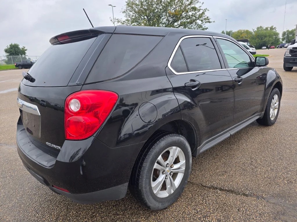 Used 2015 Black Chevrolet LS image 7