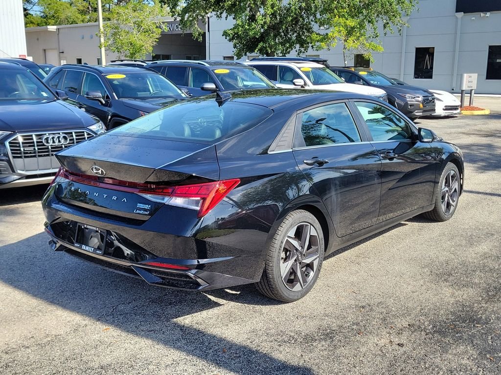 Used 2021 Black Hyundai Limited image 6