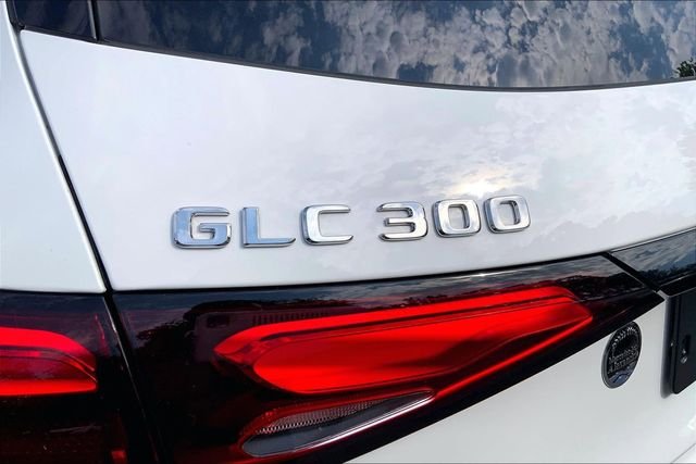 Used 2026 White Mercedes-Benz GLC 300 image 8