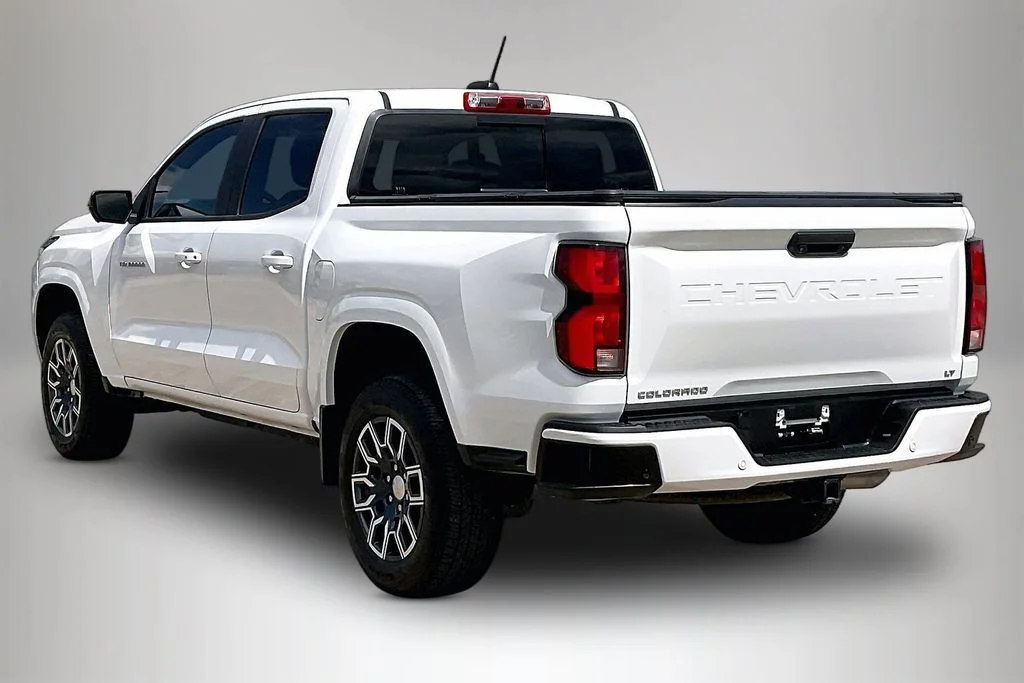 Used 2024 White Chevrolet LT image 4