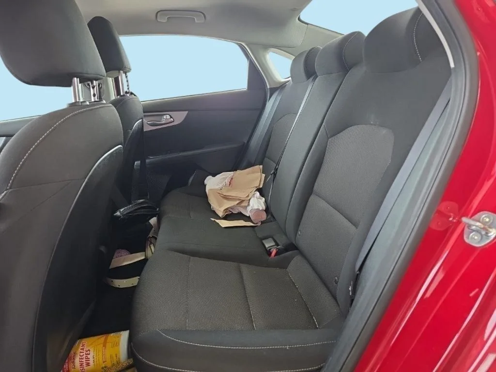 Used 2023 Red Kia LXS image 9