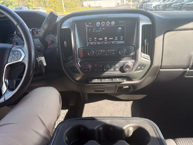 Used 2019 GRAPHITE METALLIC Chevrolet LT image 21