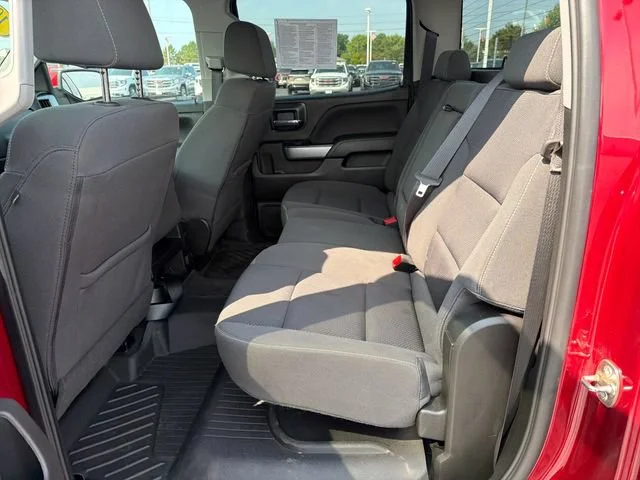 Used 2018 CAJUN RED TINTCOAT Chevrolet LT image 28