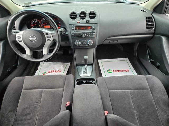 Used 2009 White Nissan 2.5 S image 14