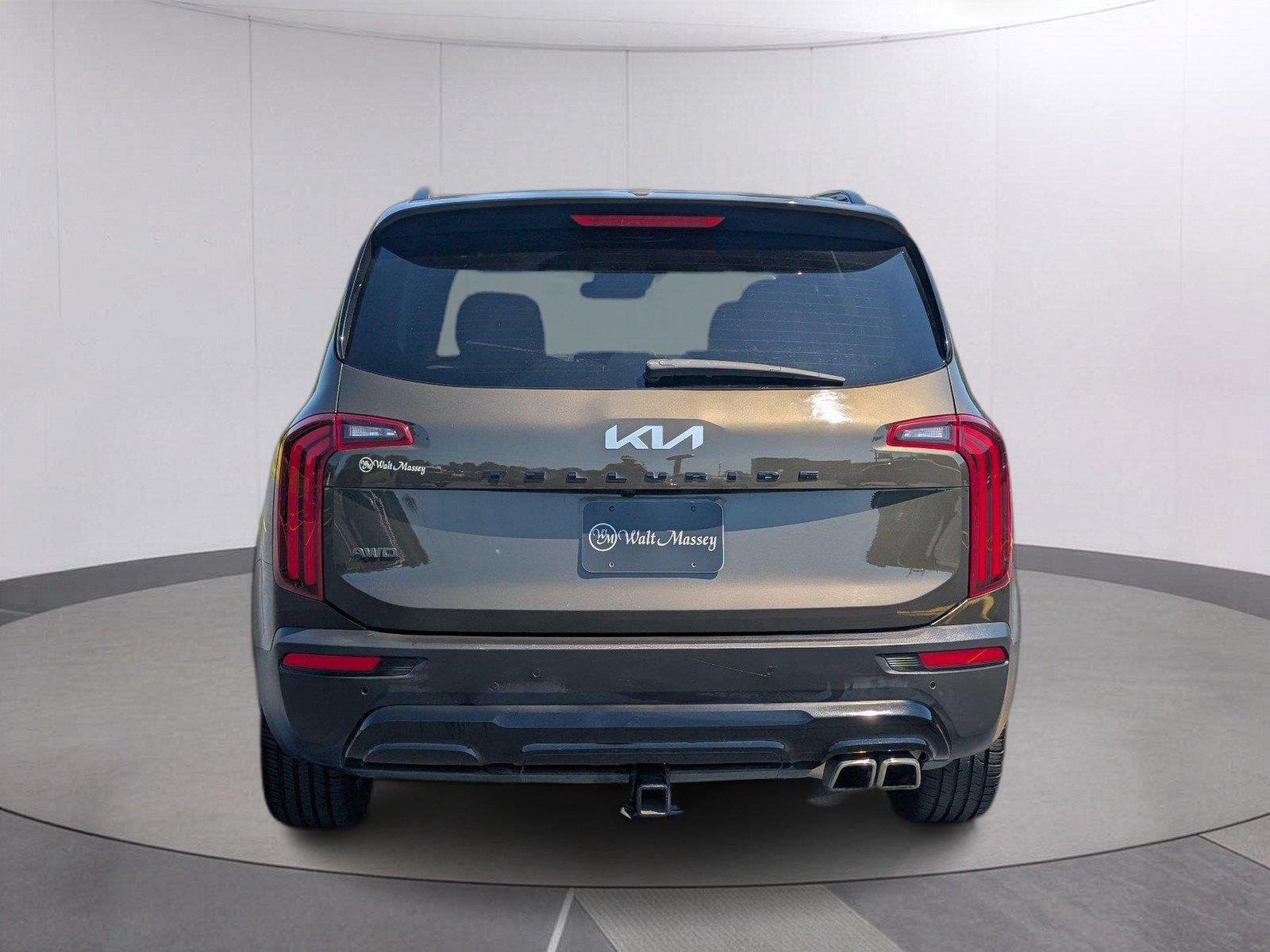 Used 2022 Dark Moss Kia SX image 4