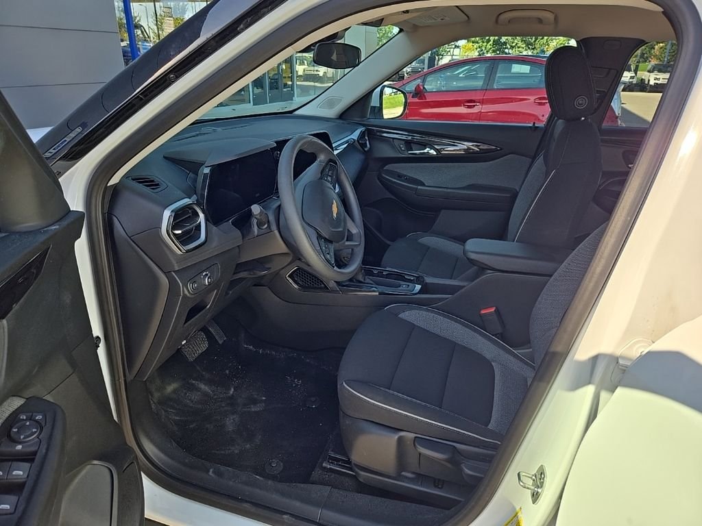 Used 2026 White Chevrolet LT image 16