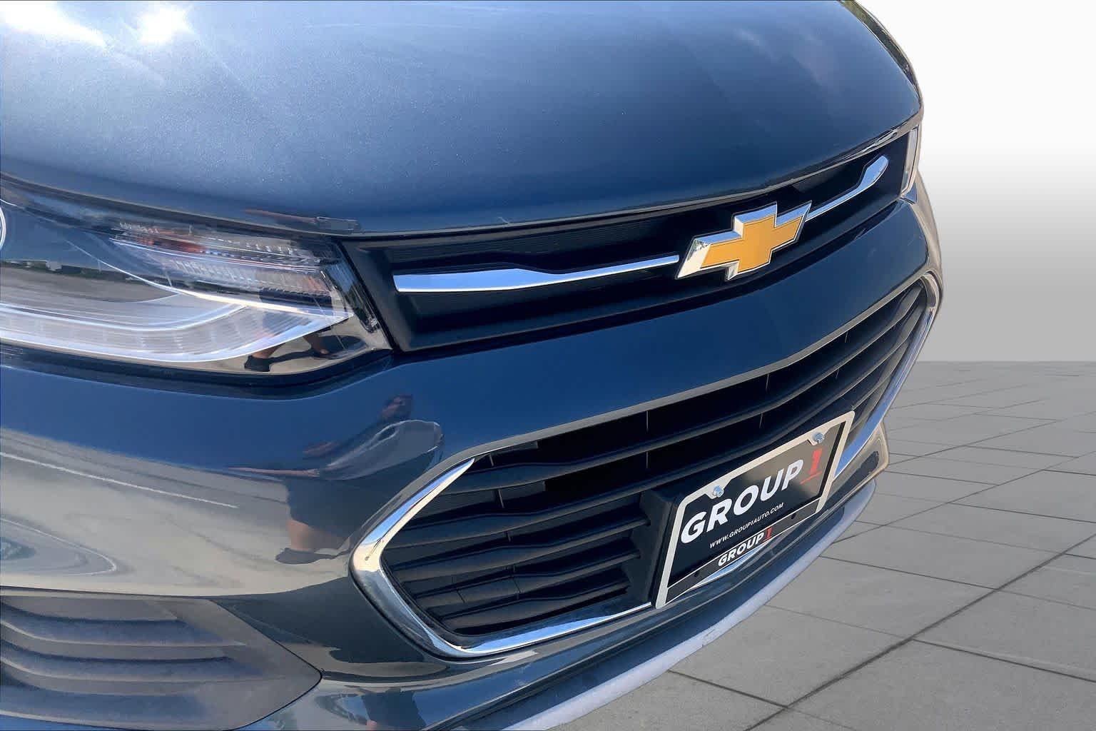 Used 2022 Shadow Gray Metallic Chevrolet LT image 29