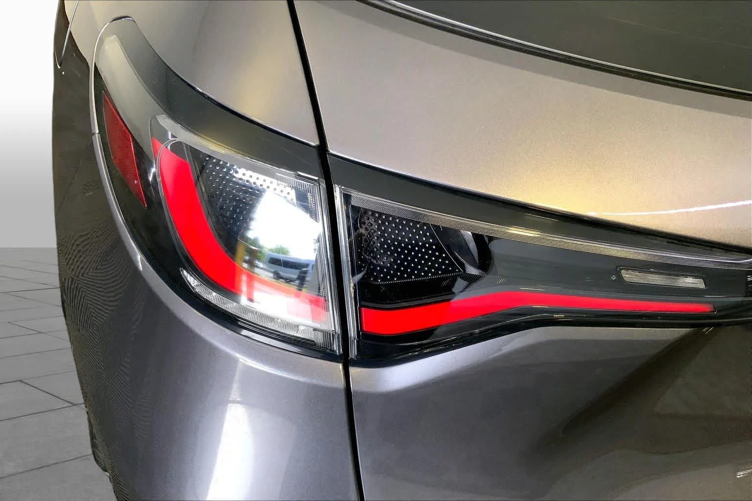 Used 2024 Modern Steel Metallic Honda EX-L image 28