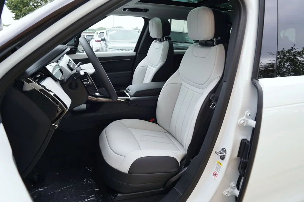 New 2026 Fuji White Land Rover Dynamic SE image 12