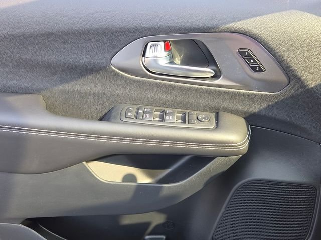 2026 Chrysler Pacifica Select - Photo 28